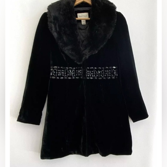 WHITE HOUSE BLACK MARKET | VELVET AND RHINESTONE COAT - Picture 2 of 6